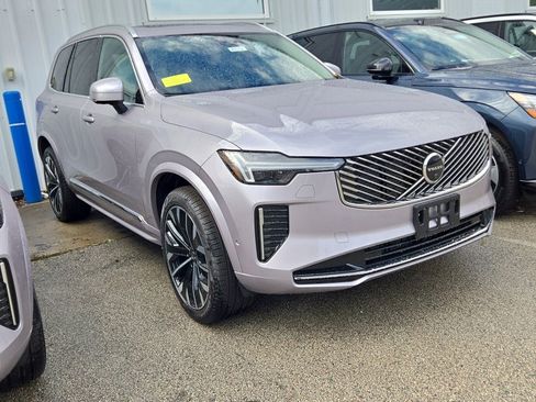 New 2026 Volvo XC90 B5 Plus image 2