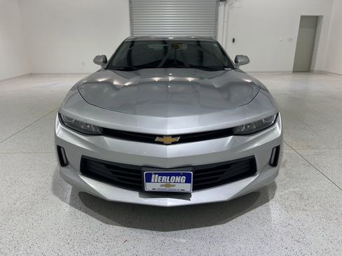 Used 2018 Chevrolet Camaro LT image 8