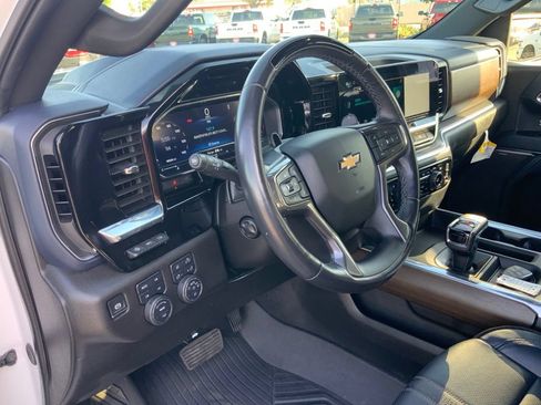 Used 2024 Chevrolet Silverado 1500 High Country w/ Technology Package AWD/4WD image 14
