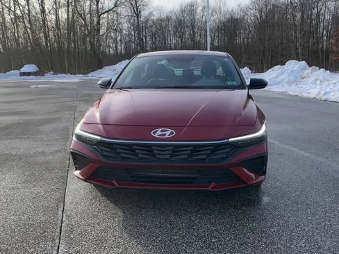 Used 2025 Hyundai Elantra Sport image 4
