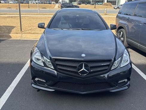 Used 2011 Mercedes-Benz E 550 Coupe image 2