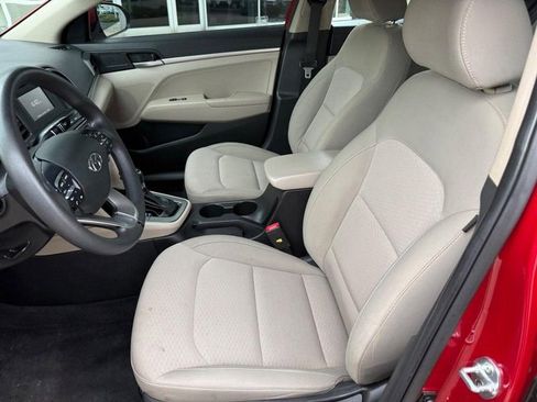 Used 2020 Hyundai Elantra SE FWD image 16