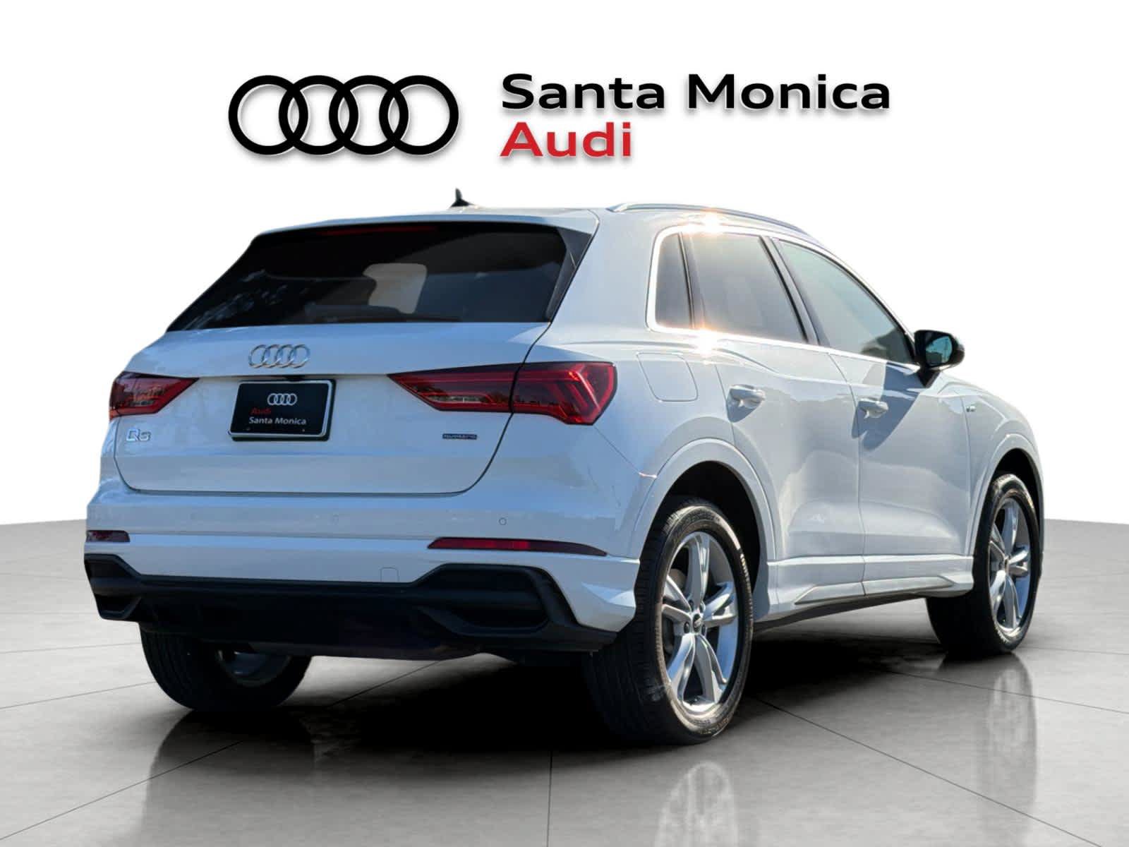 Used 2023 Audi Q3 2.0T Premium w/ Convenience Package AWD/4WD image 2