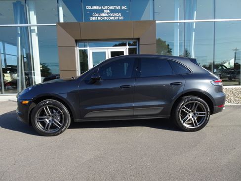 Used 2021 Porsche Macan AWD/4WD image 2