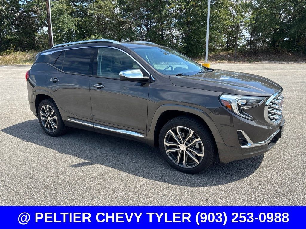 Used 2020 GMC Terrain Denali w/ Denali Premium Package AWD/4WD image 1