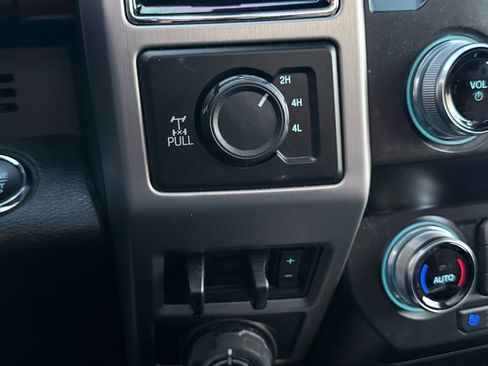 Used 2021 Ford F250 Platinum w/ FX4 Off-Road Package image 28