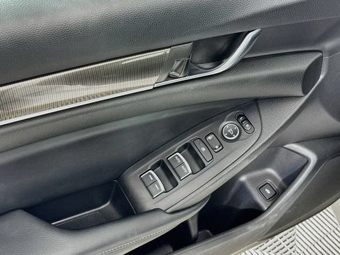 Used 2018 Honda Accord Sport image 17