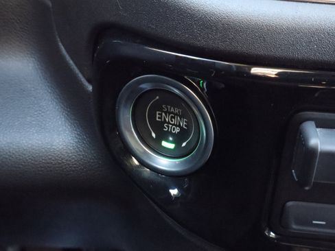 Used 2022 Chevrolet Silverado 1500 LTZ w/ LTZ Convenience Package II image 20