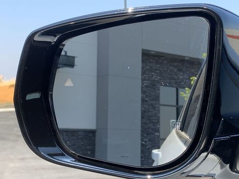 Used 2024 Jeep Grand Cherokee L Laredo image 15