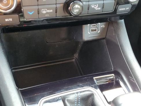 Used 2022 Jeep Compass Latitude image 34