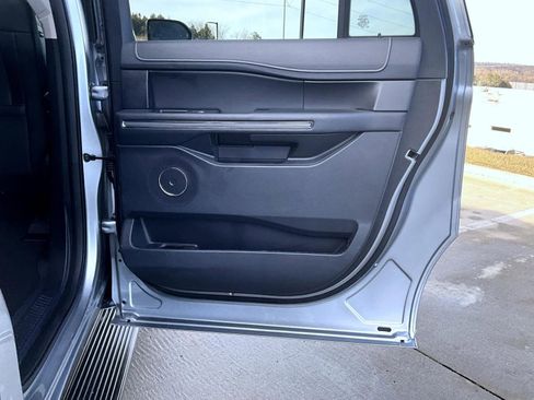 Used 2024 Ford Expedition Max XLT image 17