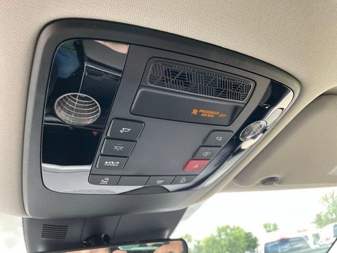 New 2026 Kia Carnival FWD image 19
