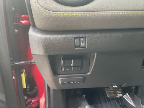 Used 2024 Chevrolet Colorado ZR2 w/ ZR2 Convenience Package III image 12