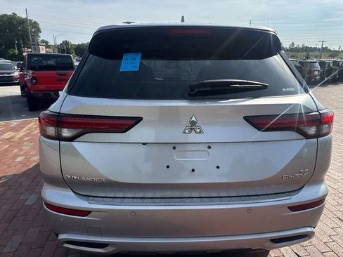 Used 2025 Mitsubishi Outlander SE AWD/4WD image 9