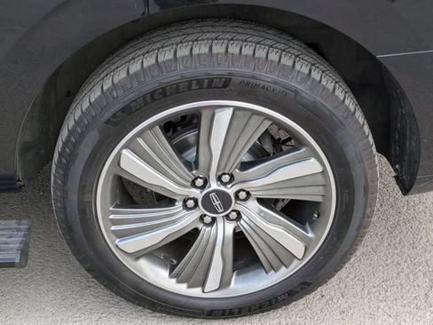 Used 2019 Lincoln Navigator Reserve AWD/4WD image 29