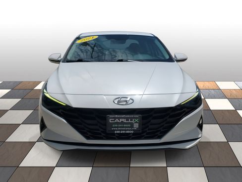 Used 2021 Hyundai Elantra SEL image 2