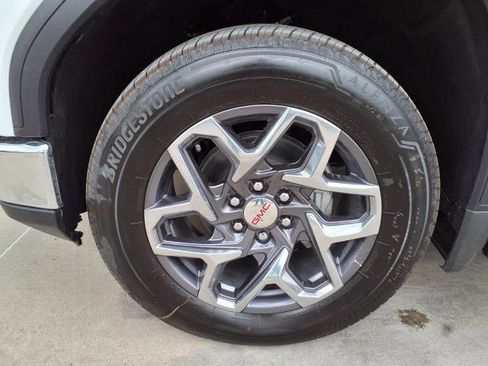 New 2026 GMC Sierra 1500 SLT image 21