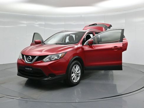 Used 2018 Nissan Rogue Sport SV image 28