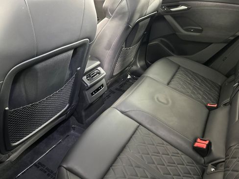 Used 2025 Audi SQ6 e-tron Premium Plus w/ Premium Plus image 11