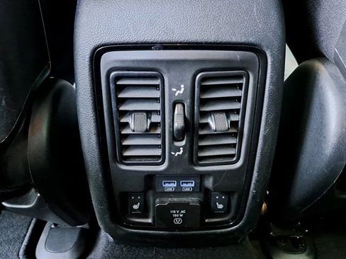 Used 2024 Dodge Durango GT image 24