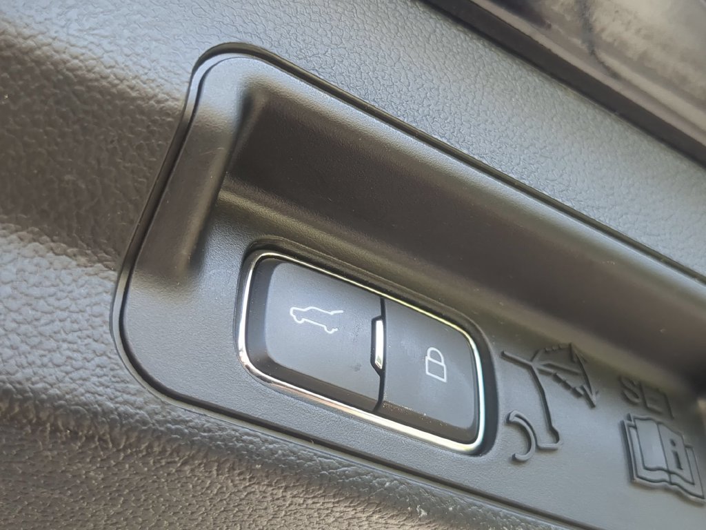 Used 2023 Ford Explorer 4WD image 26