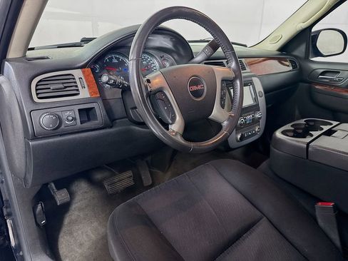 Used 2010 GMC Yukon SLE w/ Convenience Package image 9