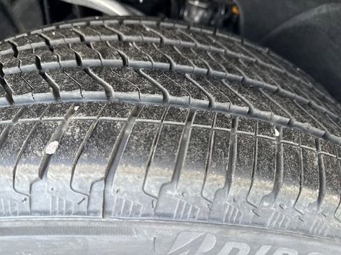 Used 2024 Chevrolet Silverado 1500 High Country image 32