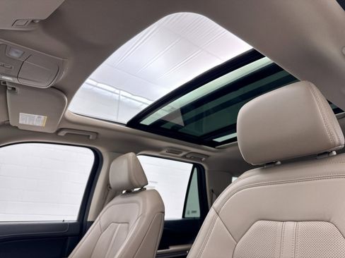 Used 2024 Ford Expedition Max Limited image 3