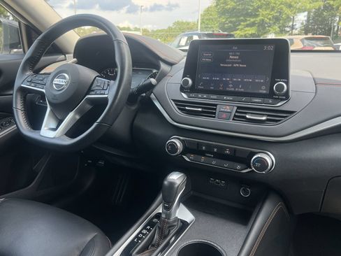Certified 2021 Nissan Altima 2.5 SR FWD image 4
