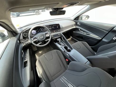 Used 2024 Hyundai Elantra SEL FWD image 15