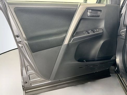 Used 2017 Toyota RAV4 LE w/ Carpet Mat Package AWD/4WD image 12