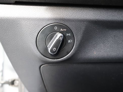 Used 2024 Volkswagen Jetta SE w/ Panoramic Sunroof Package image 35