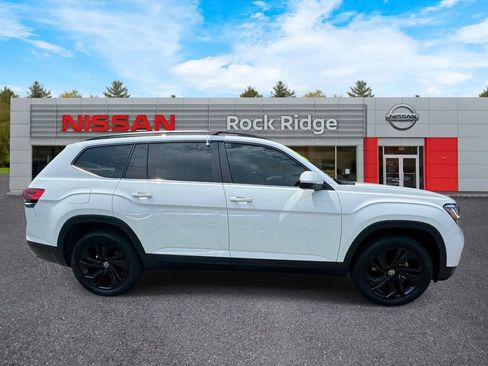 Used 2023 Volkswagen Atlas SE w/ Panoramic Sunroof Package AWD/4WD image 7