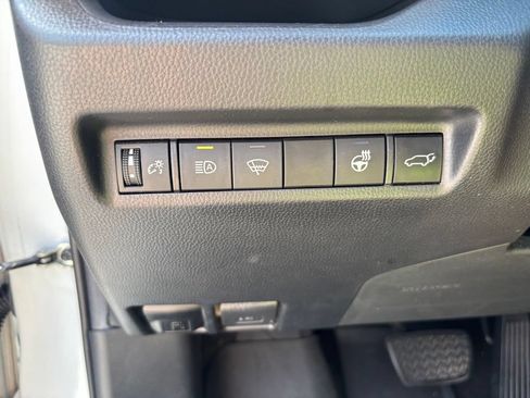 Used 2020 Toyota RAV4 XLE Premium FWD image 26