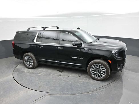 Used 2023 GMC Yukon XL Denali Ultimate AWD/4WD image 43