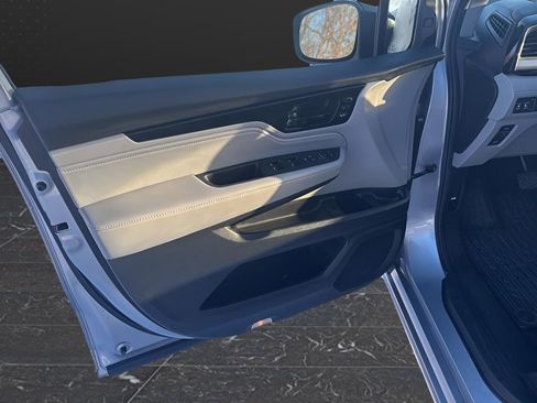 Used 2024 Honda Odyssey Touring image 12