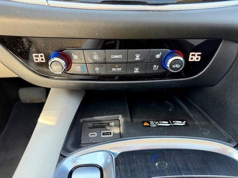Used 2022 Buick Enclave Premium w/ Experience Buick Package AWD/4WD image 25