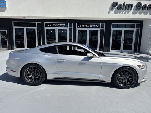 Used 2016 Ford Mustang Coupe RWD image 5