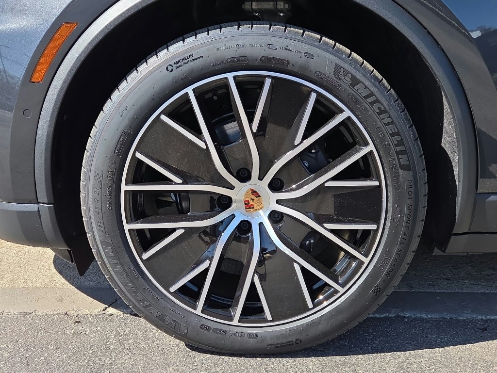 Certified 2026 Porsche Macan 4 Electric AWD/4WD image 24