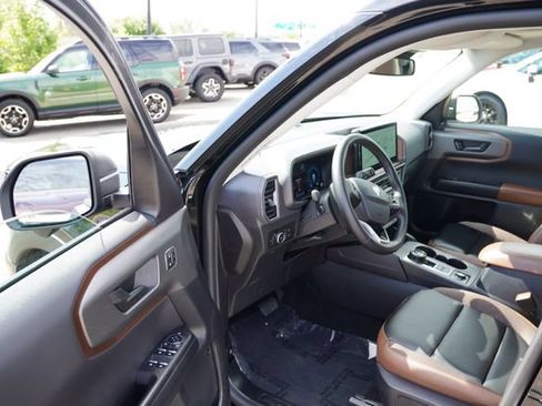 Used 2025 Ford Bronco Sport Outer Banks w/ Outer Banks Tech Package+ AWD/4WD image 14