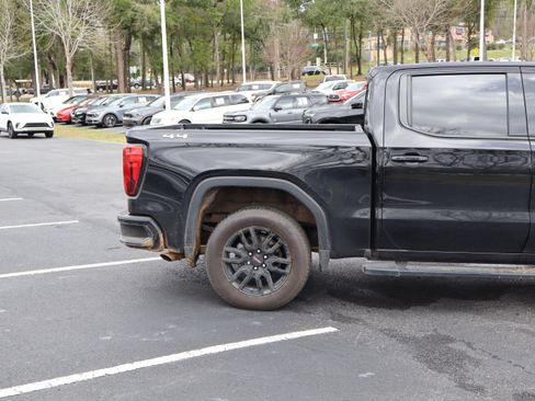 Used 2022 GMC Sierra 1500 Elevation w/ Elevation Premium Package image 5