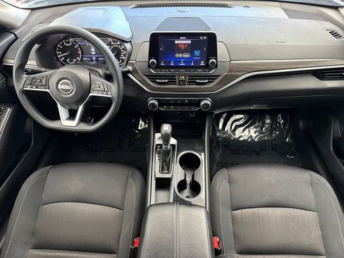 Used 2024 Nissan Altima 2.5 SV image 12