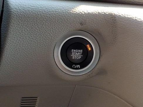 Used 2019 Chrysler Pacifica Limited FWD image 55