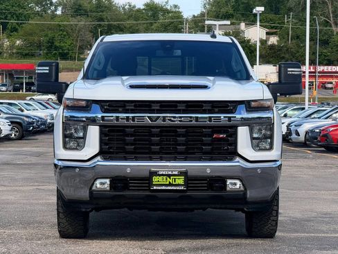 Used 2022 Chevrolet Silverado 2500 LT w/ Convenience Package AWD/4WD image 3