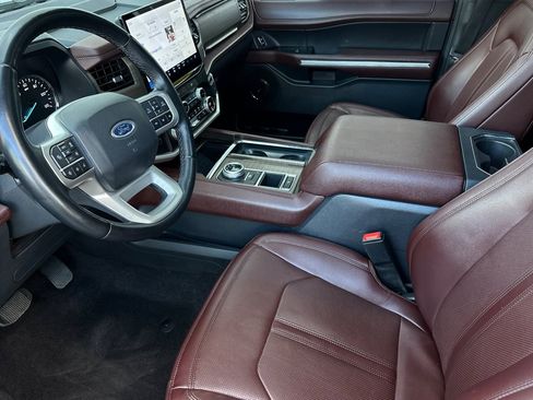 Certified 2023 Ford Expedition Limited image 9
