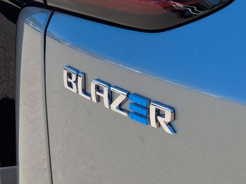 Used 2024 Chevrolet Blazer EV LT AWD/4WD image 33