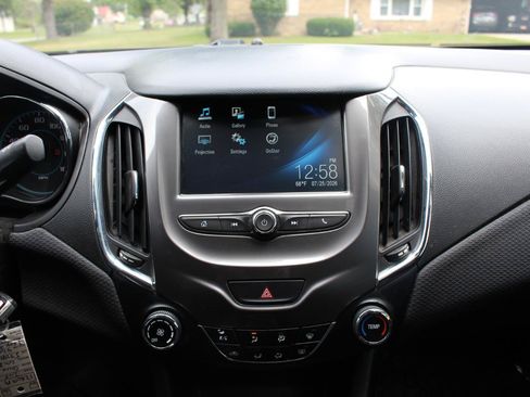 Used 2018 Chevrolet Cruze LT FWD image 26