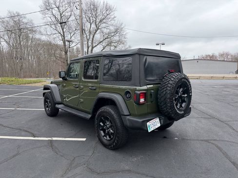 Used 2022 Jeep Wrangler Unlimited Sport AWD/4WD image 5