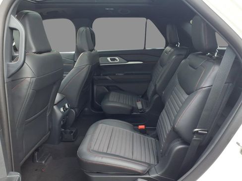 New 2026 Ford Explorer ST-Line image 5