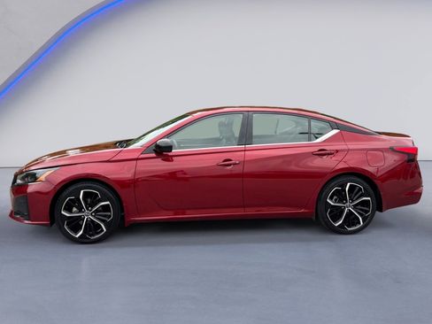 Used 2023 Nissan Altima 2.5 SR FWD image 7